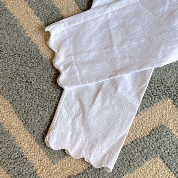 Kim Rogers White Capri Scalloped Trim Pull On Stretch Pants Size 10 - Picture 3 of 7